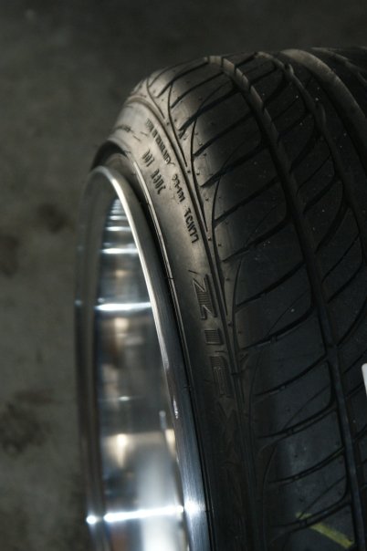 photo 2 Scion xB custom wheels yokohama advan oni 17x8.0, ET +25, tire size 205/40 R17. 17x9.5 ET+42 215/40 R17