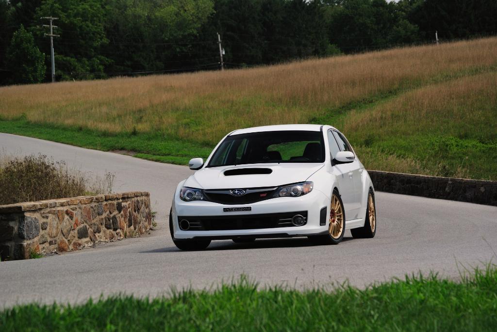 photo 1 Subaru Impreza WRX STi custom wheels BBS - Stock  18x8.5, ET +50, tire size 265/35 R18. x ET 