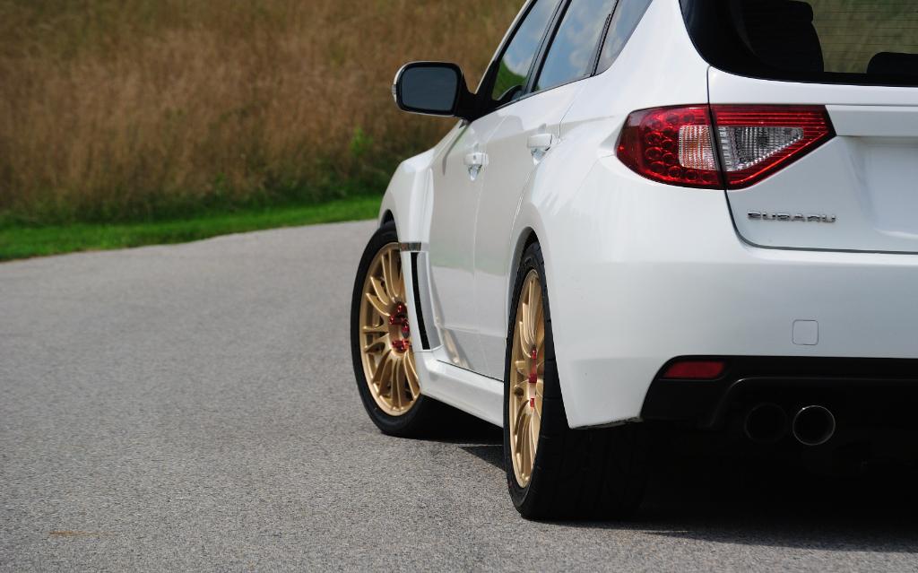 photo 6 Subaru Impreza WRX STi custom wheels BBS - Stock  18x8.5, ET +50, tire size 265/35 R18. x ET 