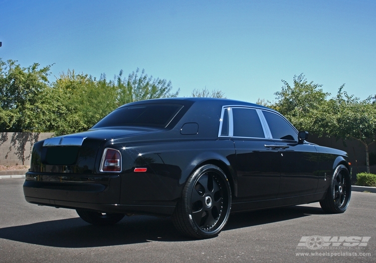 photo 1 Rolls-Royce Phantom custom wheels Giovanna Berlin 26x, ET , tire size X R26. x ET