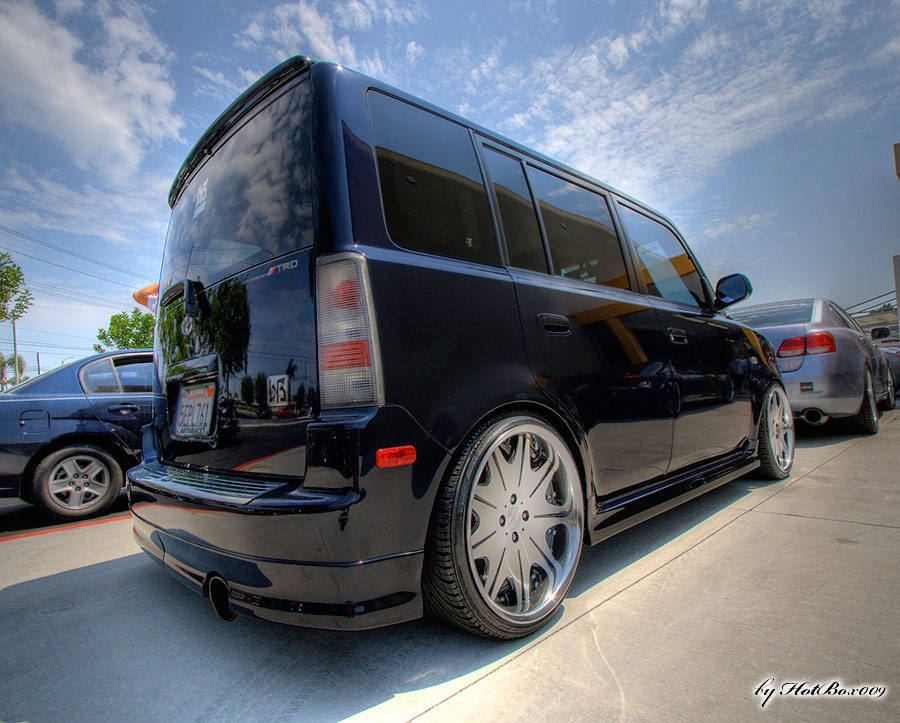 photo 2 Scion xB custom wheels Work Wheels Varianza D3S 18x8.5, ET +34, tire size 215/35 R18. 18x9.0 ET+23