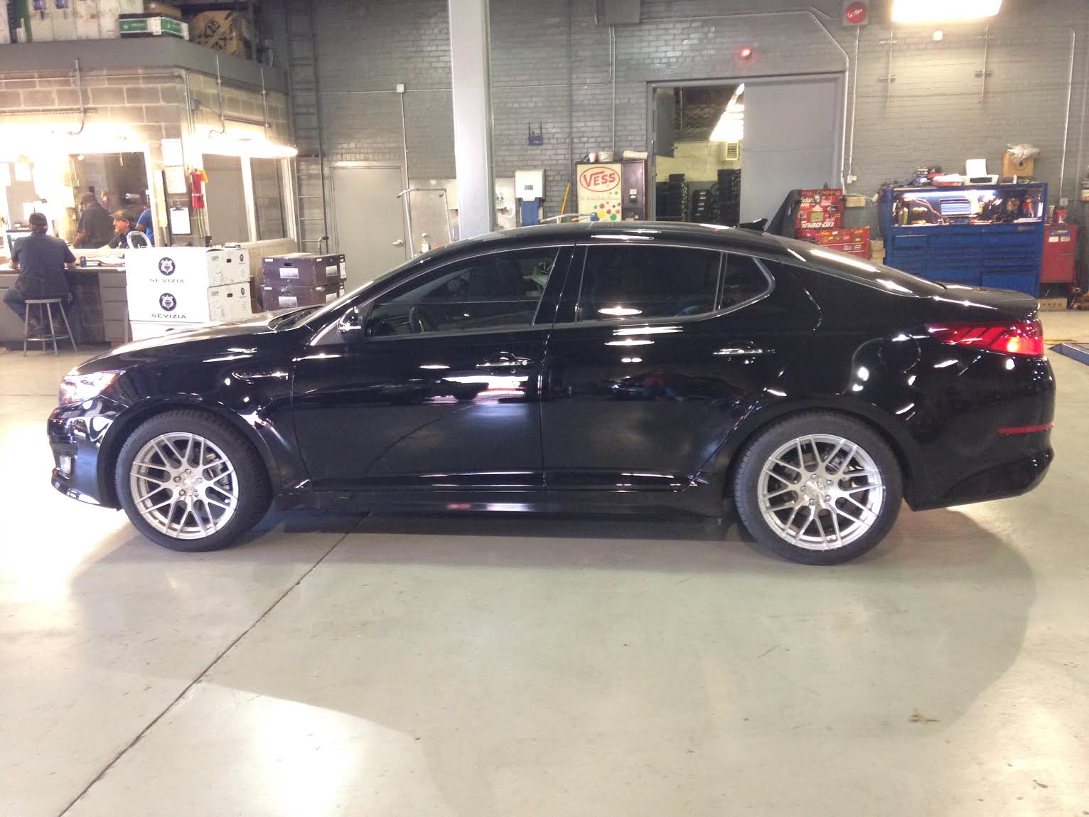 photo 1 Kia Optima custom wheels MRR Groundforce 7 18x9.0, ET +38, tire size 245/45 R18. x ET