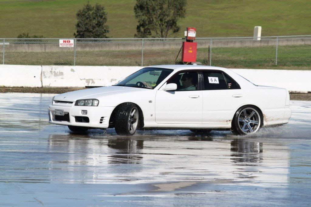 photo 8 Nissan R31-R34 Skyline 4dr custom wheels Do-Luck Double Six 18x9.5, ET +15, tire size 235/40 R18. x ET