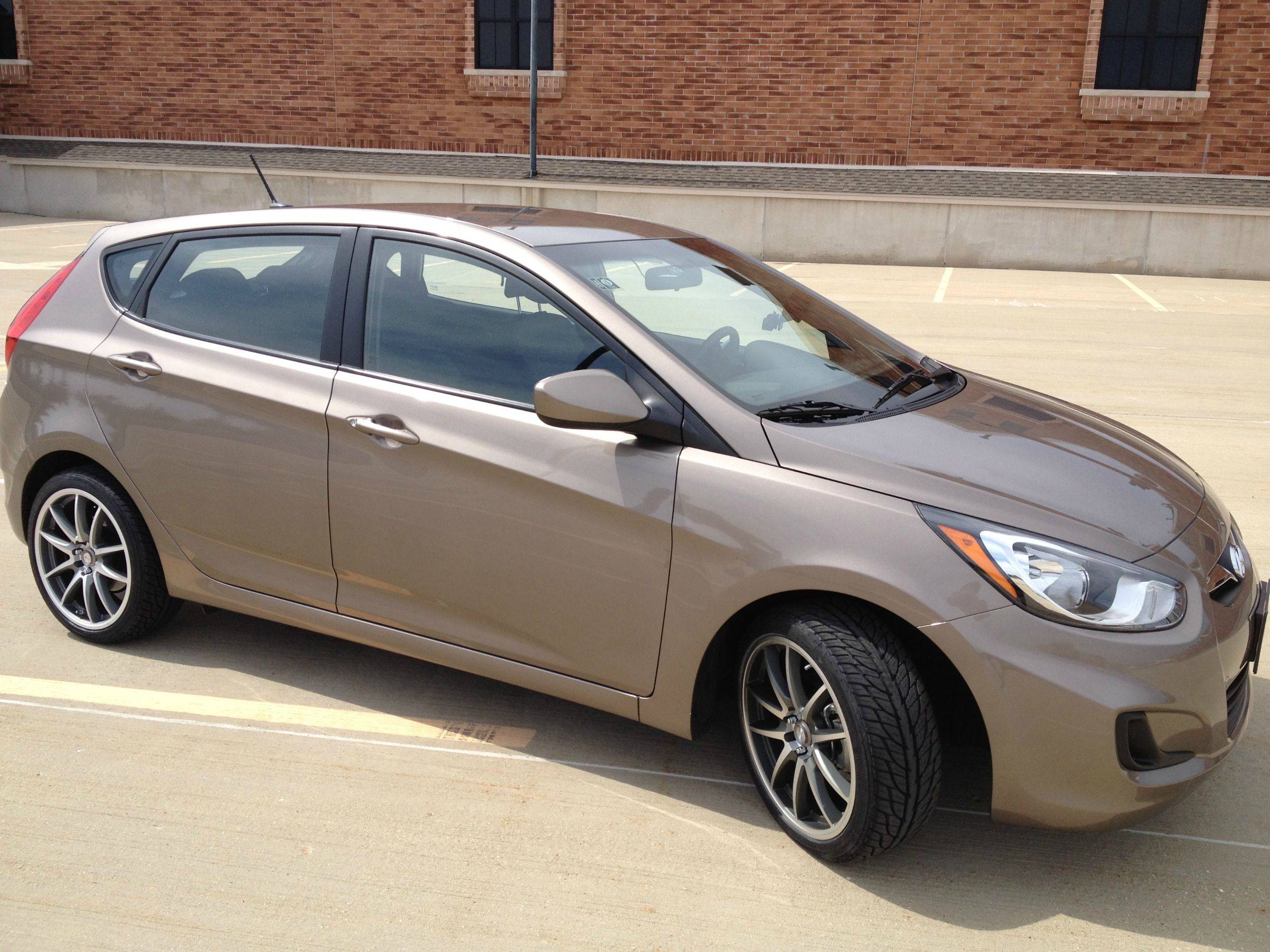 photo 6 Hyundai Accent custom wheels Focal F10 17x7.0, ET , tire size 205/40 R17. x ET