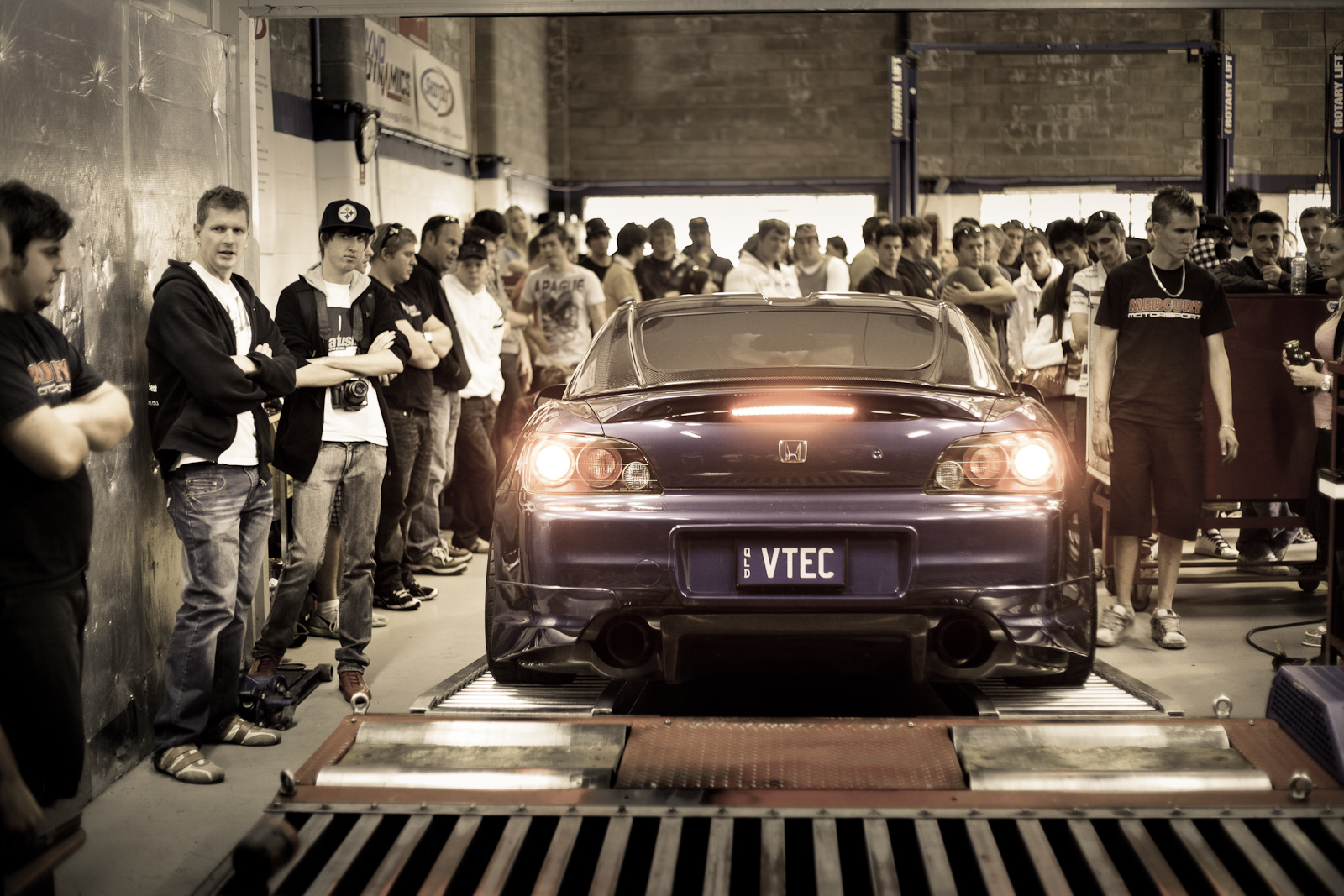 photo 3 Honda S2000 custom wheels Work  Meister S1 18x8.0, ET +35, tire size 225/35 R18. 18x9.0 ET+45 345/35 R18