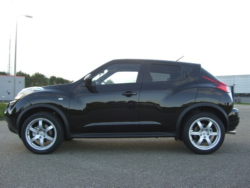 photo 3 Nissan Juke custom wheels OEM Nissan 350Z 18x8.0, ET +30, tire size 225/45 R18. 18x8.5 ET+33