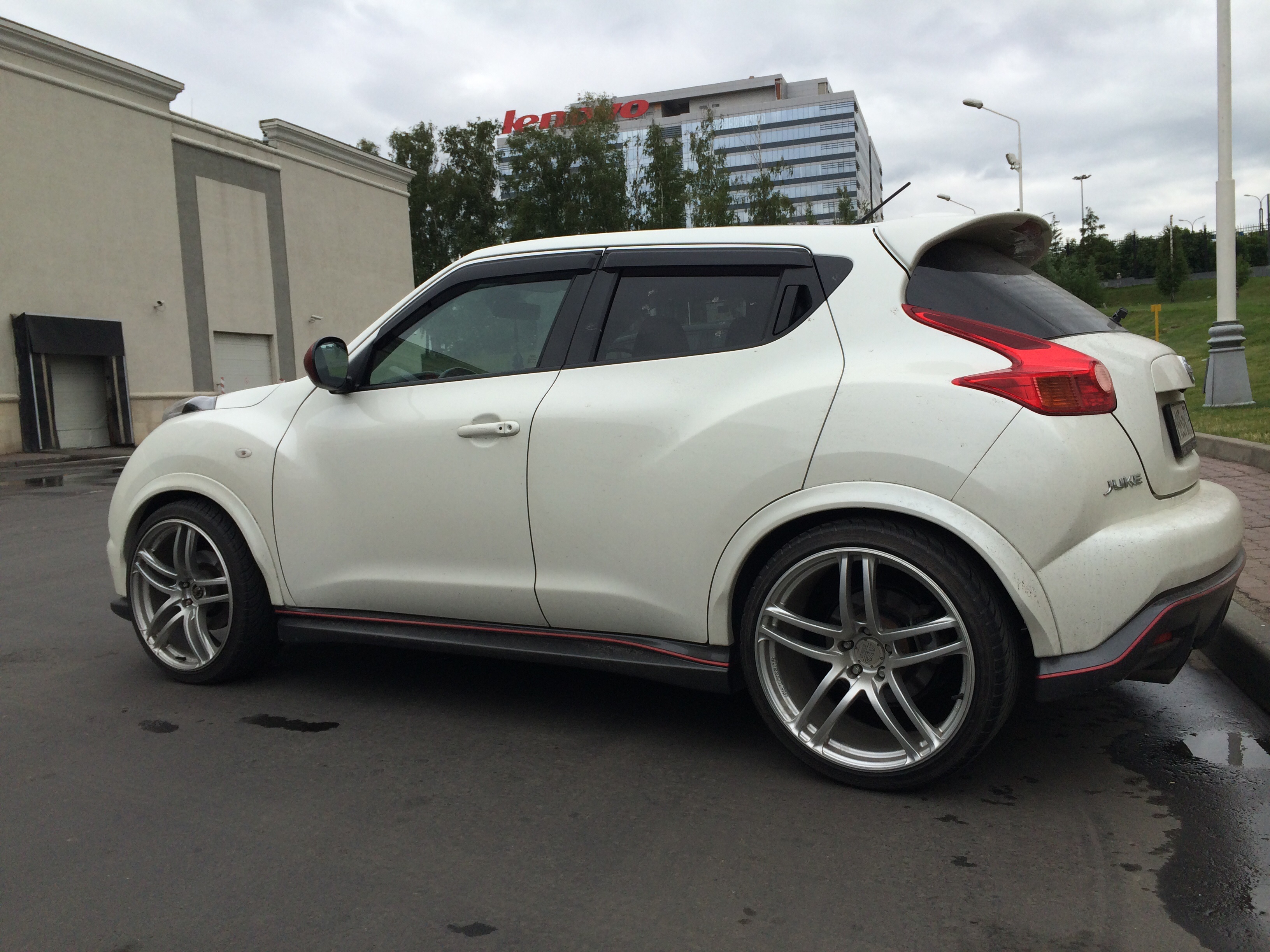 photo 1 Nissan Juke custom wheels 20x9.0, ET +28, tire size 245/35 R20. 20x10.0 ET+30 275/30 R20