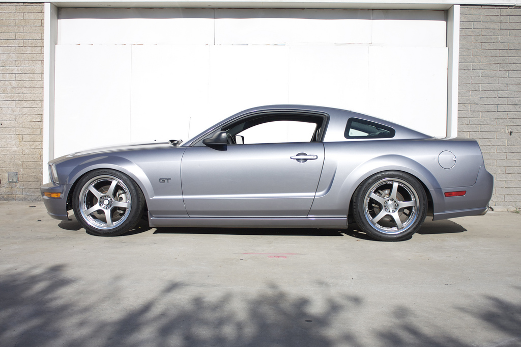 photo 1 Ford Mustang custom wheels RoJa R2-5 19x9.5, ET +21, tire size 255/40 R19. 19x9.5 ET+29 275/40 R19