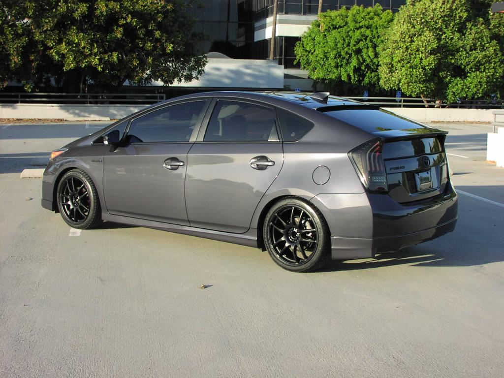 photo 4 Toyota Prius custom wheels Work Emotion CR Ultimate 18x7.5, ET +47, tire size 215/40 R18. 18x7.5 ET+38 