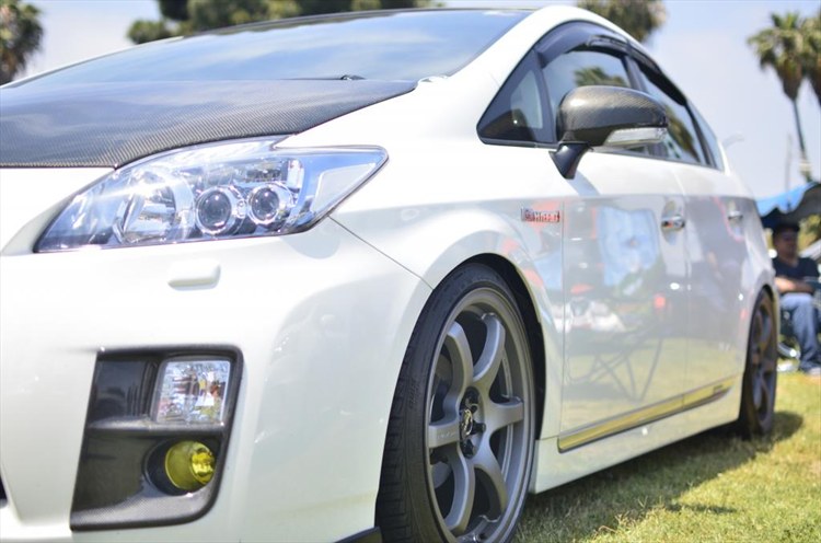 photo 2 Toyota Prius custom wheels   18x8.5, ET +38, tire size 215/40 R18. x ET 