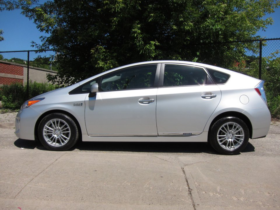 photo 1 Toyota Prius Plug-in custom wheels WedsSport SA-15R 16x7.0, ET +45, tire size X R16. x ET