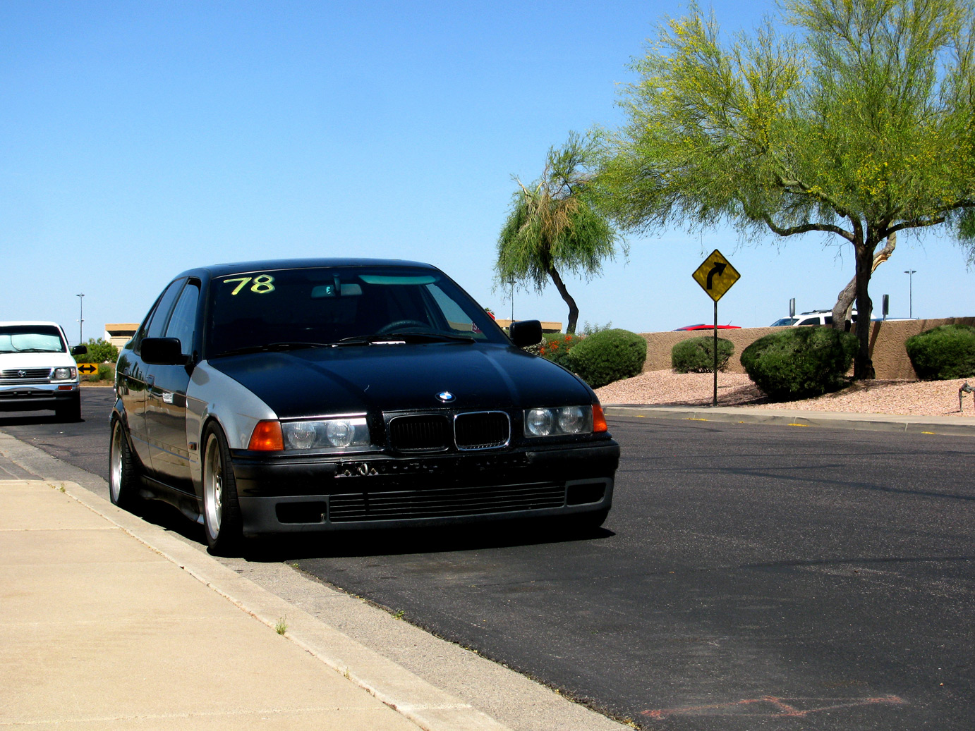photo 1 BMW  323 custom wheels momo typ 4228 16x7.0, ET +11, tire size 205/50 R16. x ET 