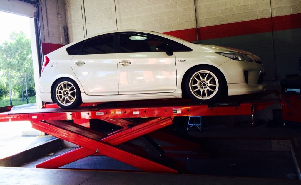 photo 2 Toyota Prius Plug-in custom wheels Work Emotion 17x8.0, ET , tire size X R17. x ET