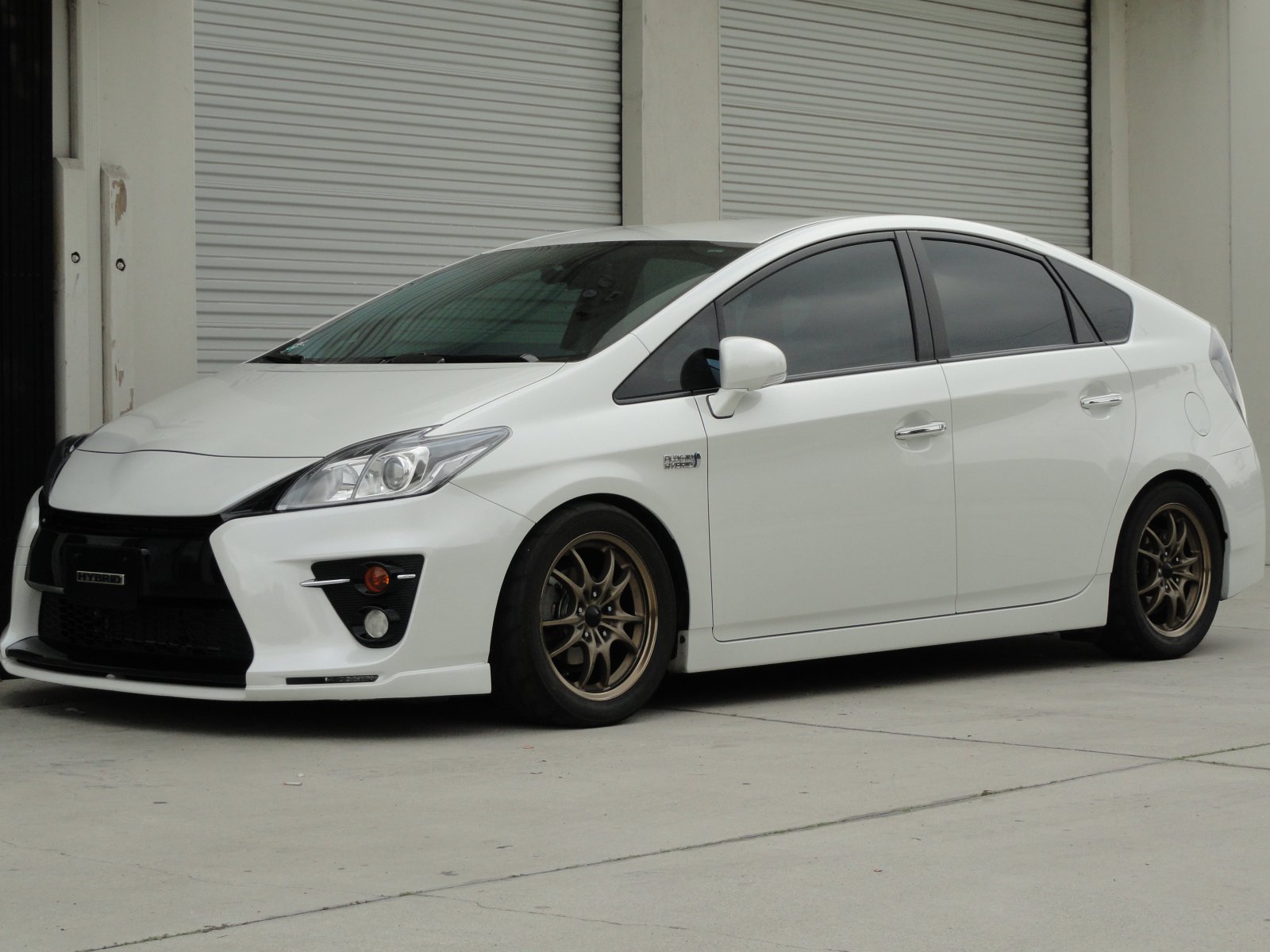 photo 1 Toyota Prius Plug-in custom wheels Mugen MF10 16x7.0, ET +50, tire size 225/45 R16. x ET