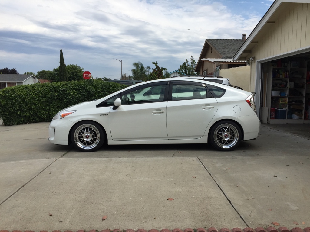 photo 4 Toyota Prius custom wheels Dai Yoshihara DY-37C 18x8.0, ET +40, tire size 225/40 R18. x ET 