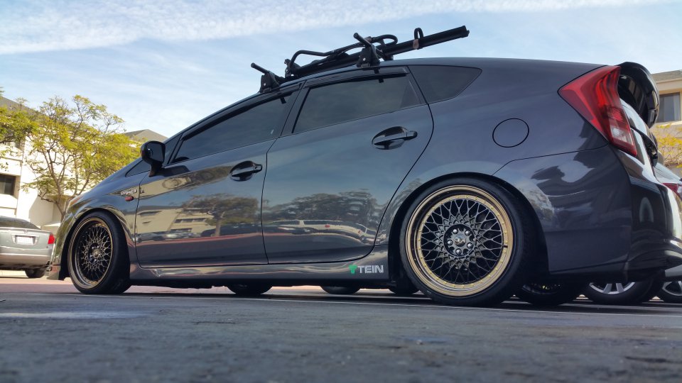 photo 2 Toyota Prius custom wheels JNC  18x8.5, ET +35, tire size 215/35 R18. x ET 