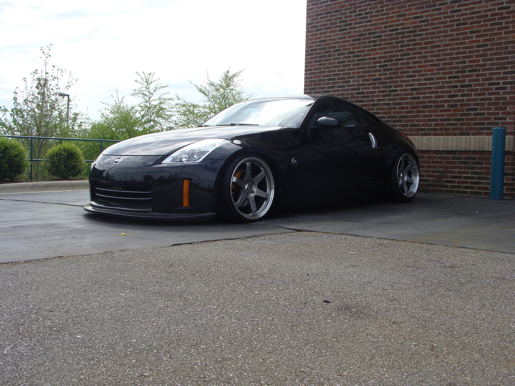 photo 1 Nissan 350Z custom wheels Rays Engineering Volk Racing TE37 19x9.5, ET +7, tire size 225/35 R19. 19x10.5 ET+2 255/35 R19