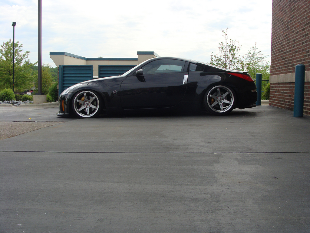 photo 2 Nissan 350Z custom wheels Rays Engineering Volk Racing TE37 19x9.5, ET +7, tire size 225/35 R19. 19x10.5 ET+2 255/35 R19