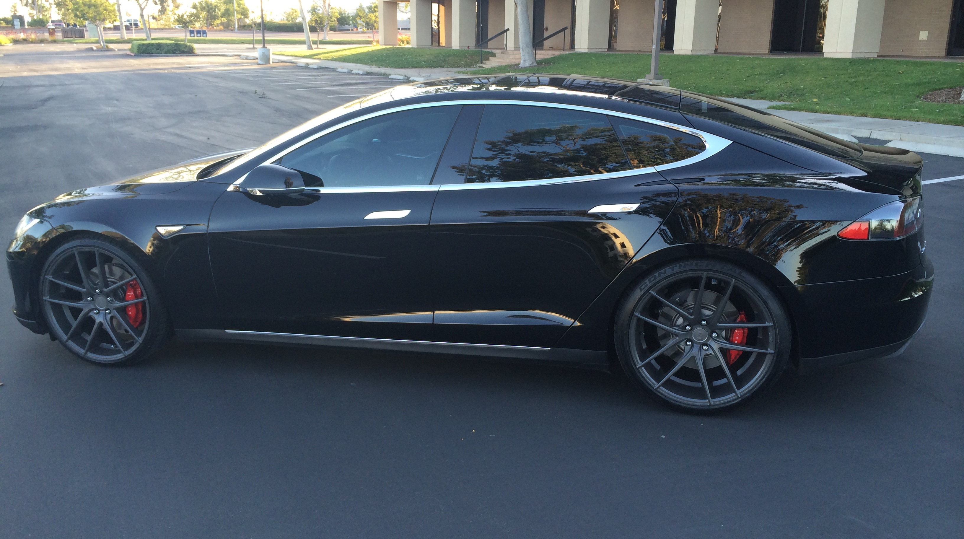 photo 2 Tesla Model S custom wheels   22x10.0, ET , tire size 245/30 R22. 22x11.0 ET 285/30 R22
