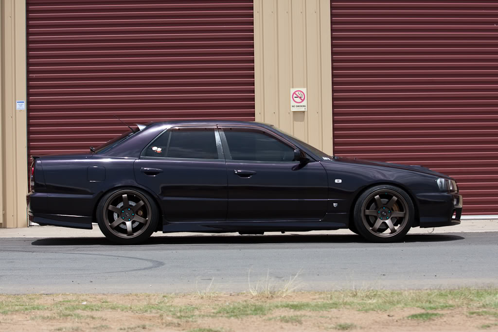 photo 2 Nissan R31-R34 Skyline 4dr custom wheels Rota Grid 18x9.5, ET +20, tire size 225/40 R18. 18x10.0 ET+15 235/40 R18