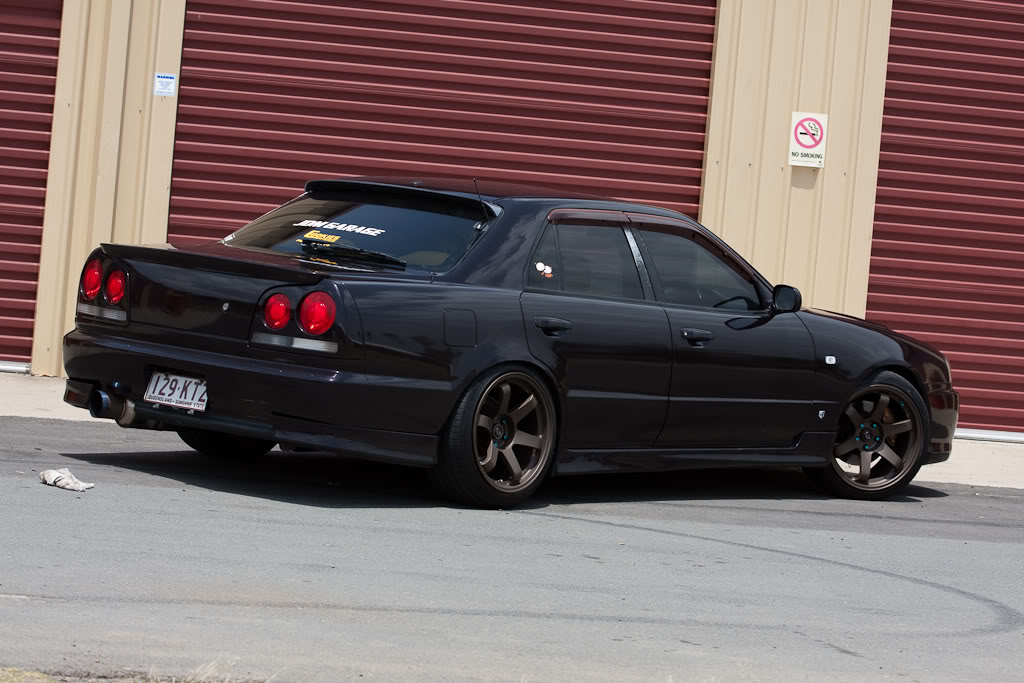 photo 3 Nissan R31-R34 Skyline 4dr custom wheels Rota Grid 18x9.5, ET +20, tire size 225/40 R18. 18x10.0 ET+15 235/40 R18