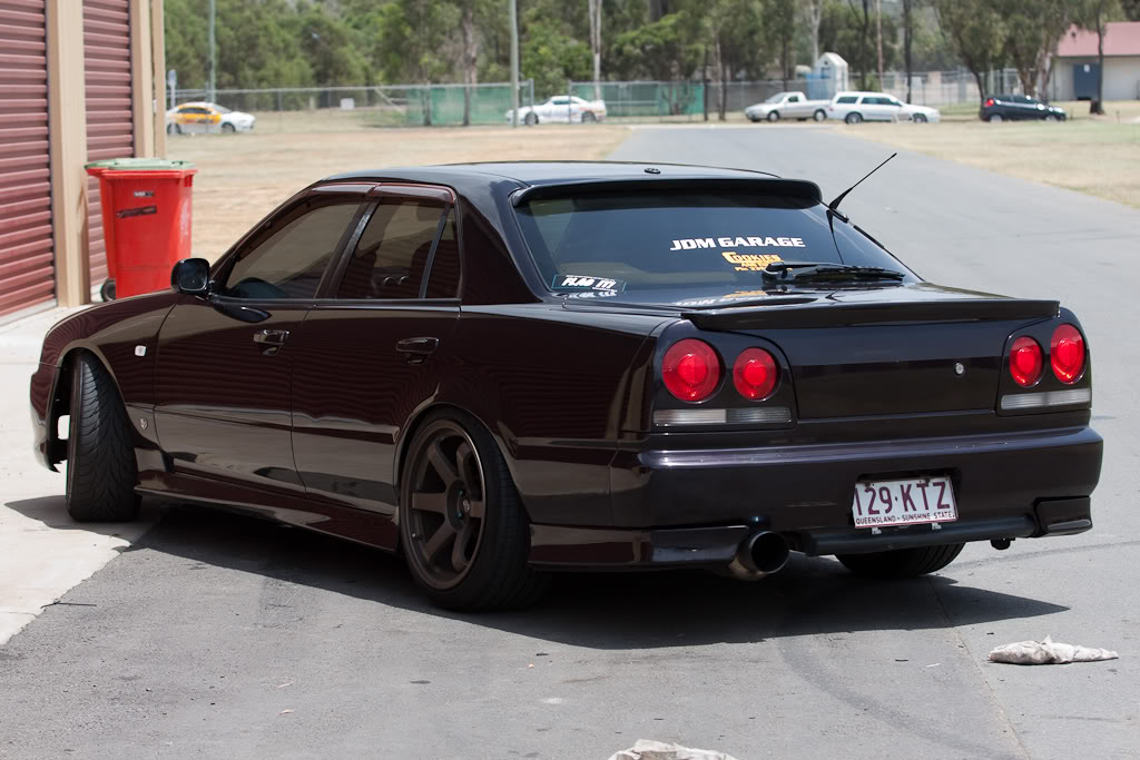 photo 4 Nissan R31-R34 Skyline 4dr custom wheels Rota Grid 18x9.5, ET +20, tire size 225/40 R18. 18x10.0 ET+15 235/40 R18