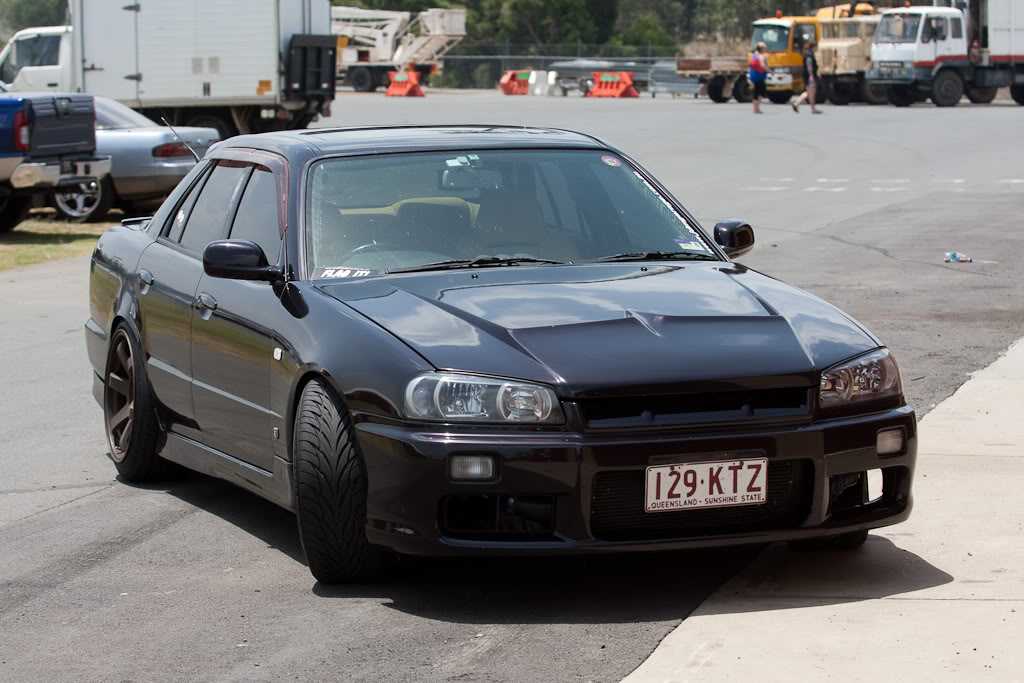 photo 5 Nissan R31-R34 Skyline 4dr custom wheels Rota Grid 18x9.5, ET +20, tire size 225/40 R18. 18x10.0 ET+15 235/40 R18