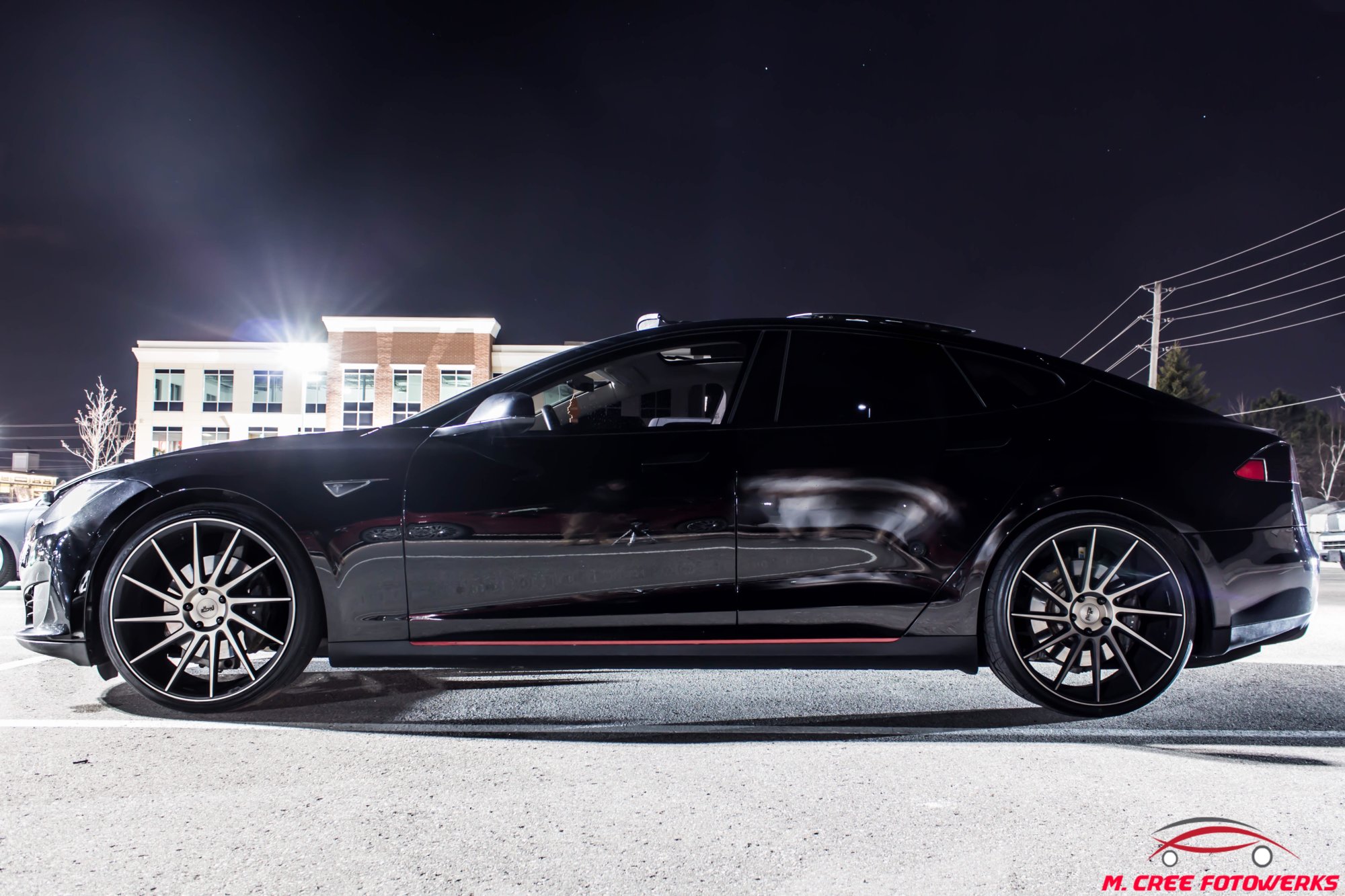 photo 1 Tesla Model S custom wheels Niche Surge M114 22x9.0, ET , tire size 245/30 R22. 22x10.5 ET 295/25 R22
