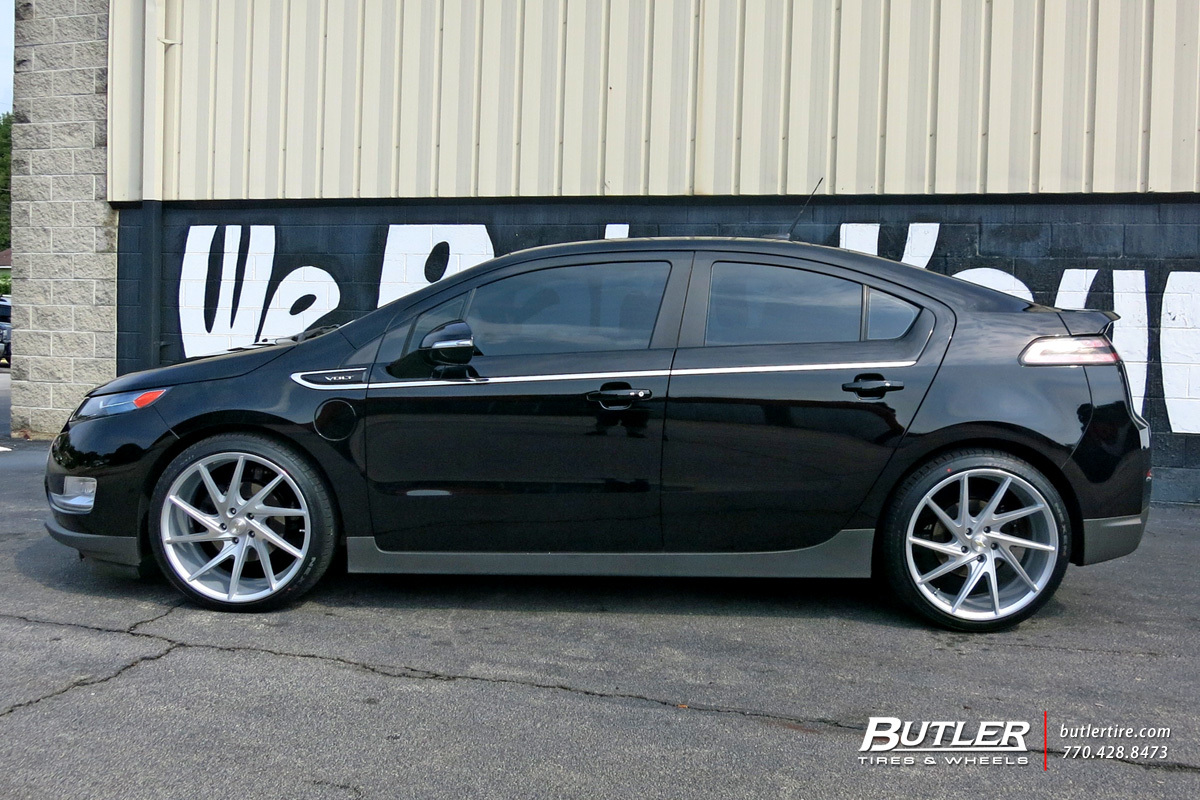 photo 2 Chevrolet Volt custom wheels Niche Invert 20x, ET , tire size X R20. x ET