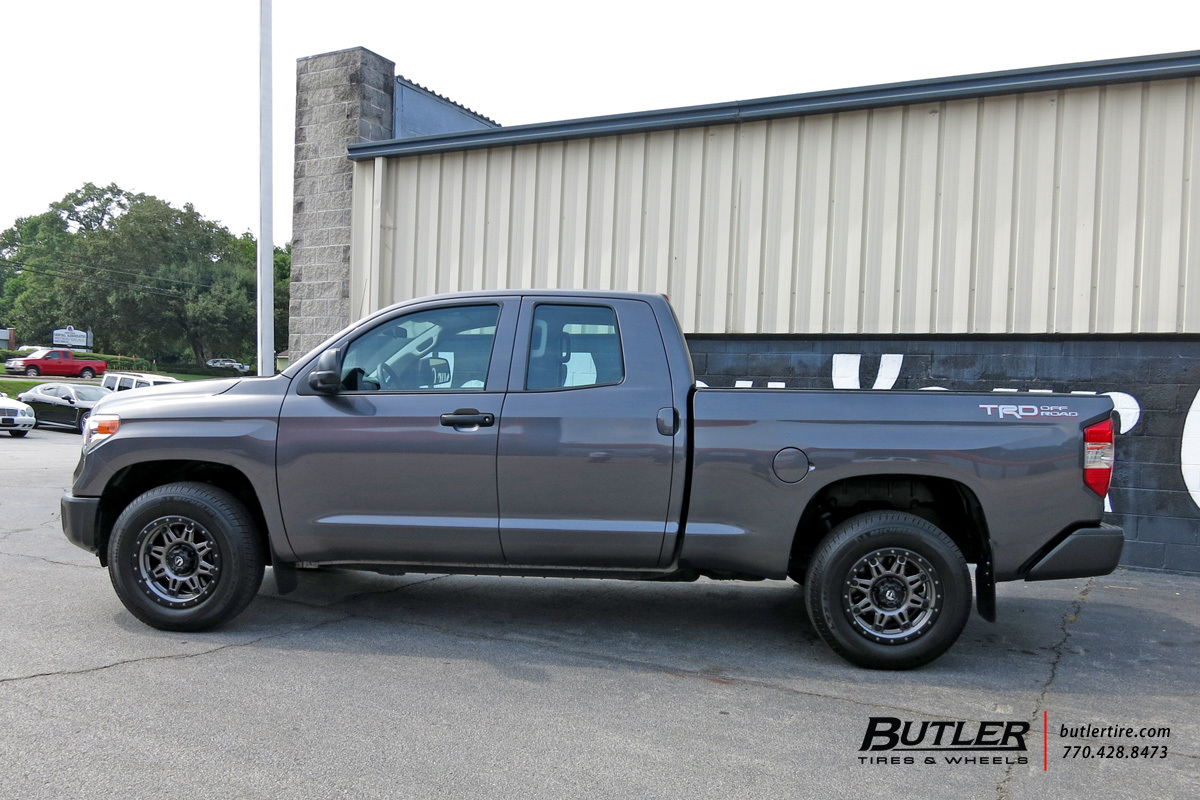 photo 2 Toyota Tundra custom wheels Fuel Hostage 18x, ET , tire size X R18. x ET