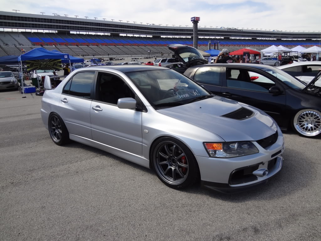 photo 4 Mitsubishi Lancer Evolution custom wheels Gramlight 57 18x9.5, ET +12, tire size 235/40 R18. x ET