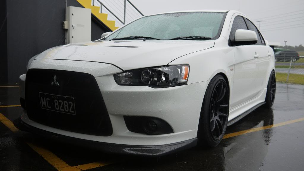photo 1 Mitsubishi Lancer Evolution custom wheels Work Kiwami 18x9.5, ET +30, tire size 235/40 R18. x ET