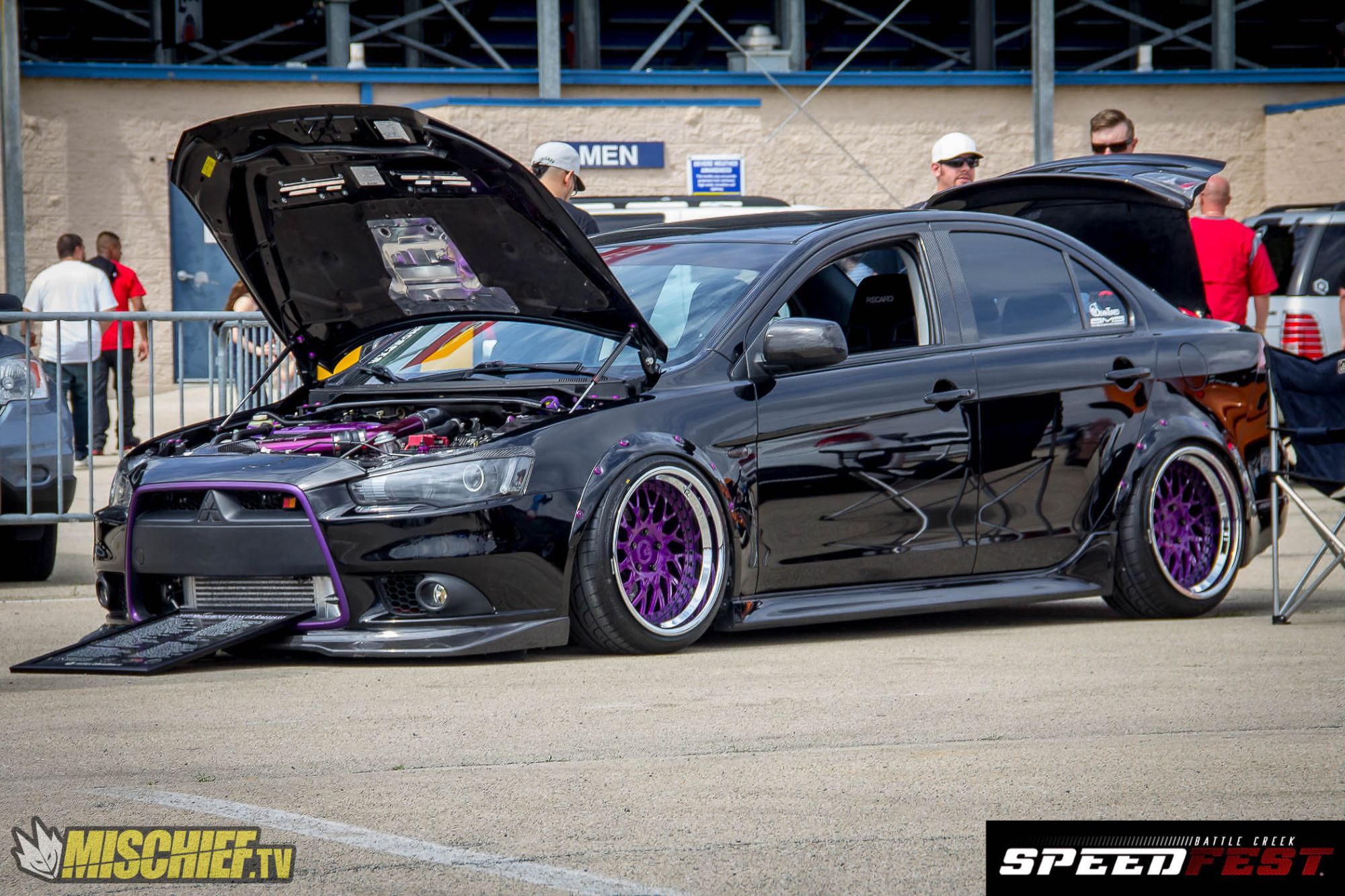 photo 1 Mitsubishi Lancer Evolution custom wheels Avant Garde F142 18x10.5, ET 0, tire size 245/35 R18. x ET