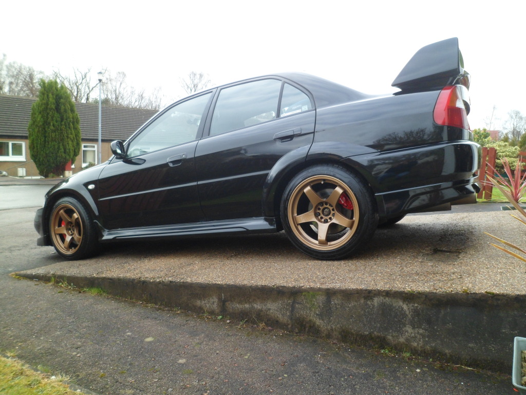 photo 1 Mitsubishi Lancer Evolution custom wheels Rota GTR 17x9.0, ET +25, tire size 225/45 R17. x ET 