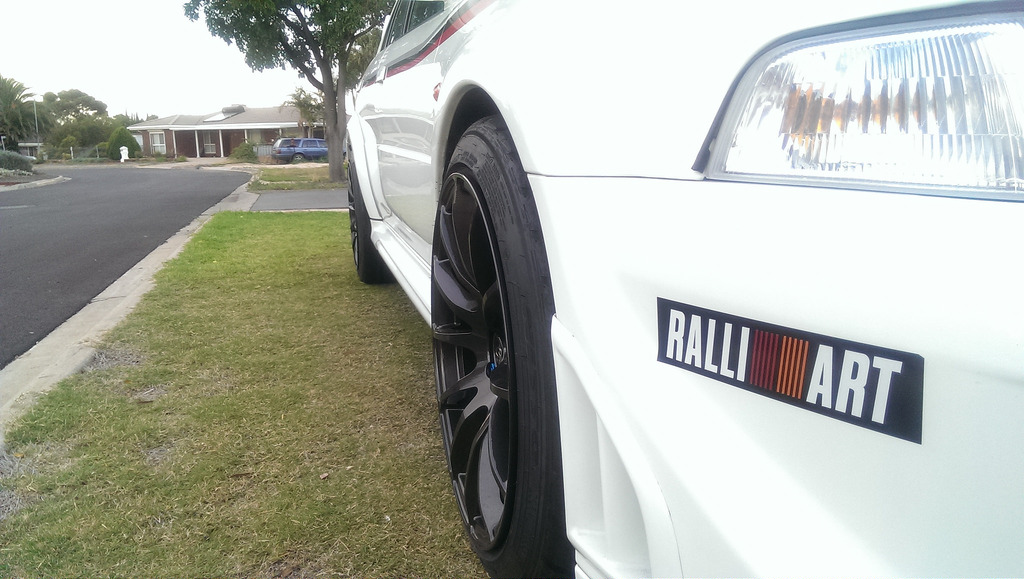 photo 2 Mitsubishi Lancer Evolution custom wheels Rota PWR-RA 18x9.5, ET +22, tire size X R18. x ET