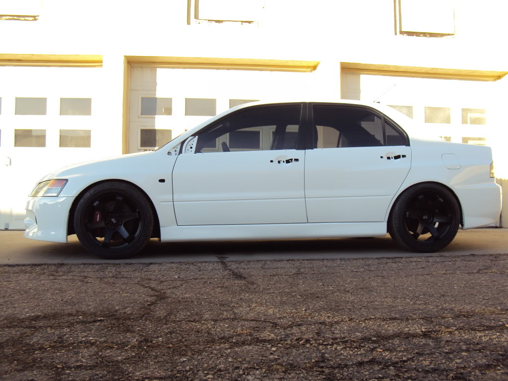 photo 1 Mitsubishi Lancer Evolution custom wheels Rota Grid 18x9.5, ET +20, tire size 255/35 R18. x ET