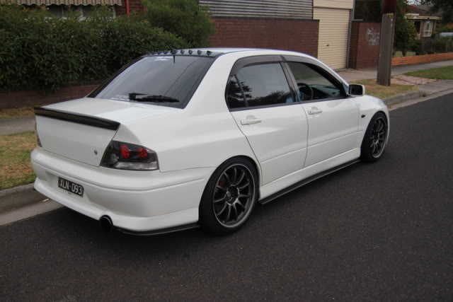 photo 2 Mitsubishi Lancer Evolution custom wheels Work Emotion 11R-FT 18x9.5, ET +25, tire size 235/40 R18. x ET 