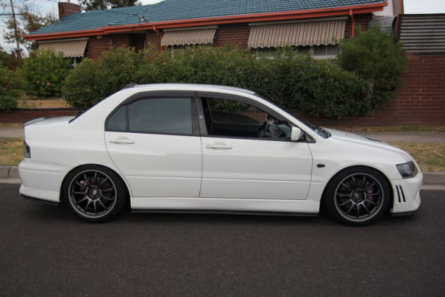 photo 3 Mitsubishi Lancer Evolution custom wheels Work Emotion 11R-FT 18x9.5, ET +25, tire size 235/40 R18. x ET 