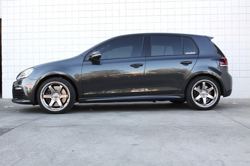 photo 2 Volkswagen Golf R custom wheels Rota Grid 2 18x8.5, ET +42, tire size 225/40 R18. x ET 