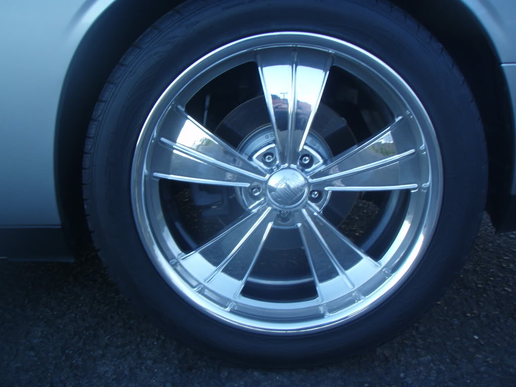 photo 5 Dodge Challenger custom wheels   20x8.5, ET , tire size 255/45 R20. 20x10.0 ET 295/40 R20