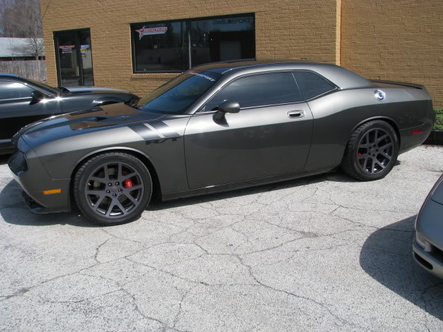 photo 2 Dodge Challenger custom wheels OEM Dodge Viper 20x9.0, ET +15, tire size 275/40 R20. 20x10.0 ET+15 295/20 R20