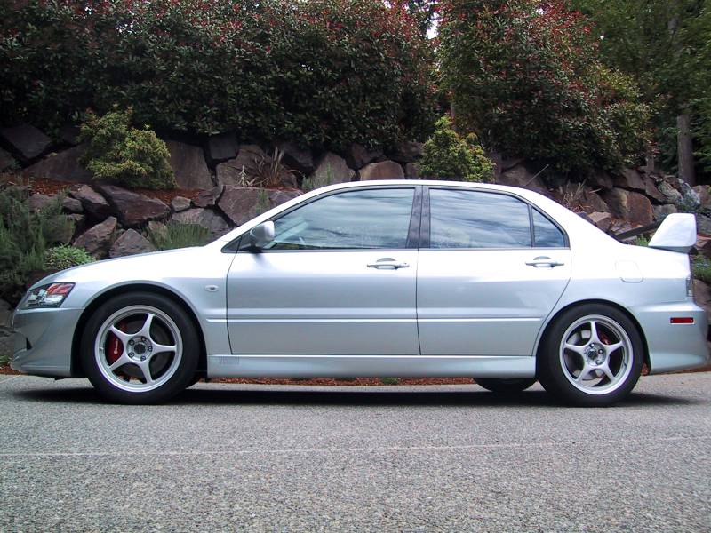 photo 1 Mitsubishi Lancer Evolution custom wheels Enkei RPO2J 17x9.0, ET +35, tire size 255/40 R17. x ET