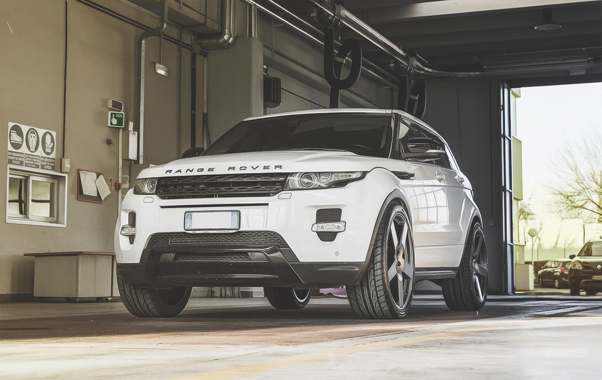 photo 2 Land Rover Range Rover Evoque custom wheels Fondmetal STC-02 22x9.0, ET +40, tire size 265/35 R22. x ET 