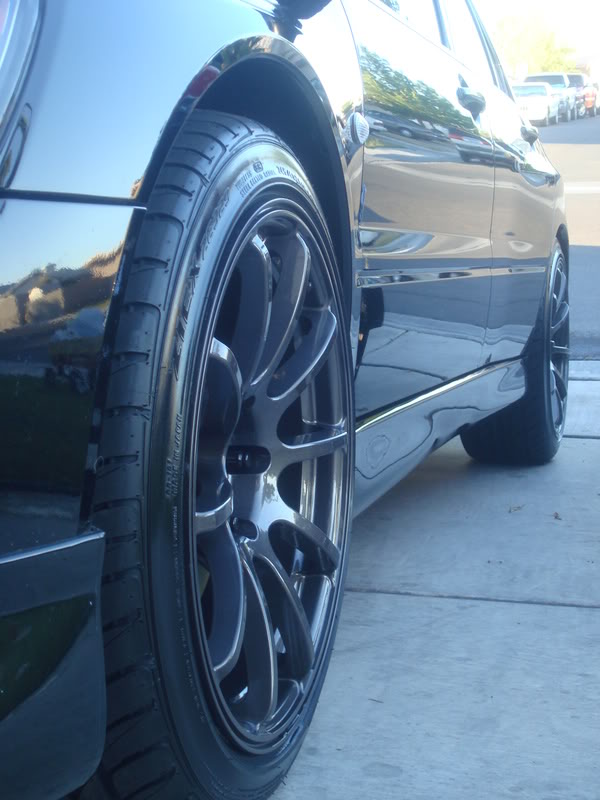 photo 2 Mitsubishi Lancer Evolution custom wheels Rota G-force 18x9.0, ET +30, tire size 245/40 R18. x ET