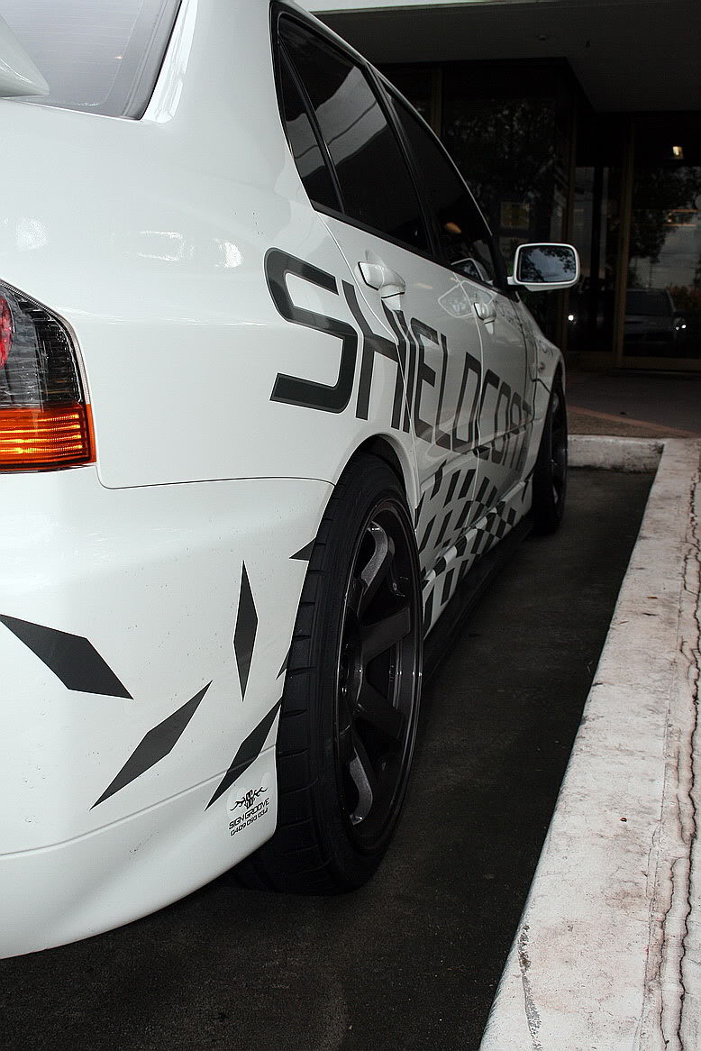 photo 6 Mitsubishi Lancer Evolution custom wheels Rota Grid 18x9.5, ET +20, tire size 245/35 R18. x ET