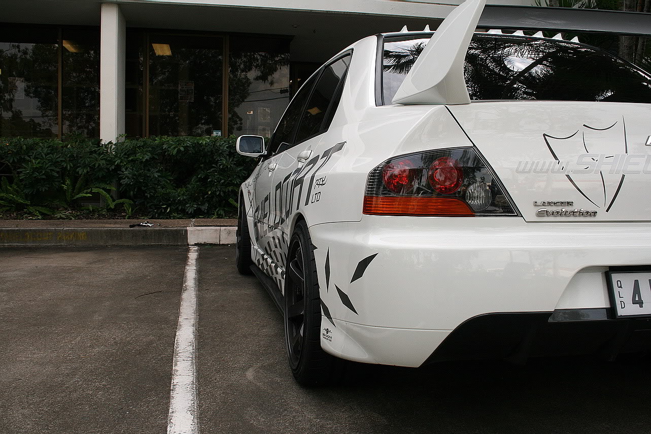 photo 4 Mitsubishi Lancer Evolution custom wheels Rota Grid 18x9.5, ET +20, tire size 245/35 R18. x ET