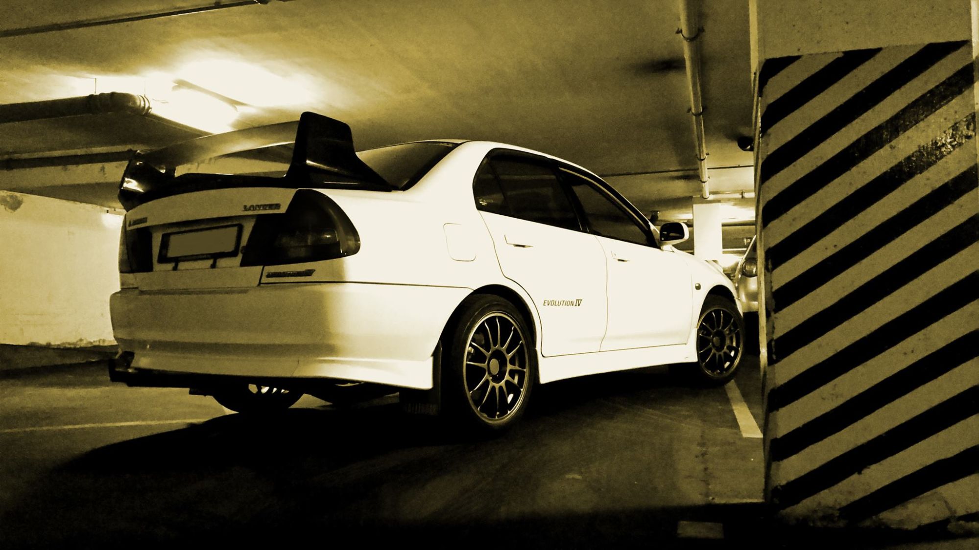 photo 1 Mitsubishi Lancer Evolution custom wheels OZ Superleggera 17x8.0, ET +35, tire size 215/45 R17. x ET