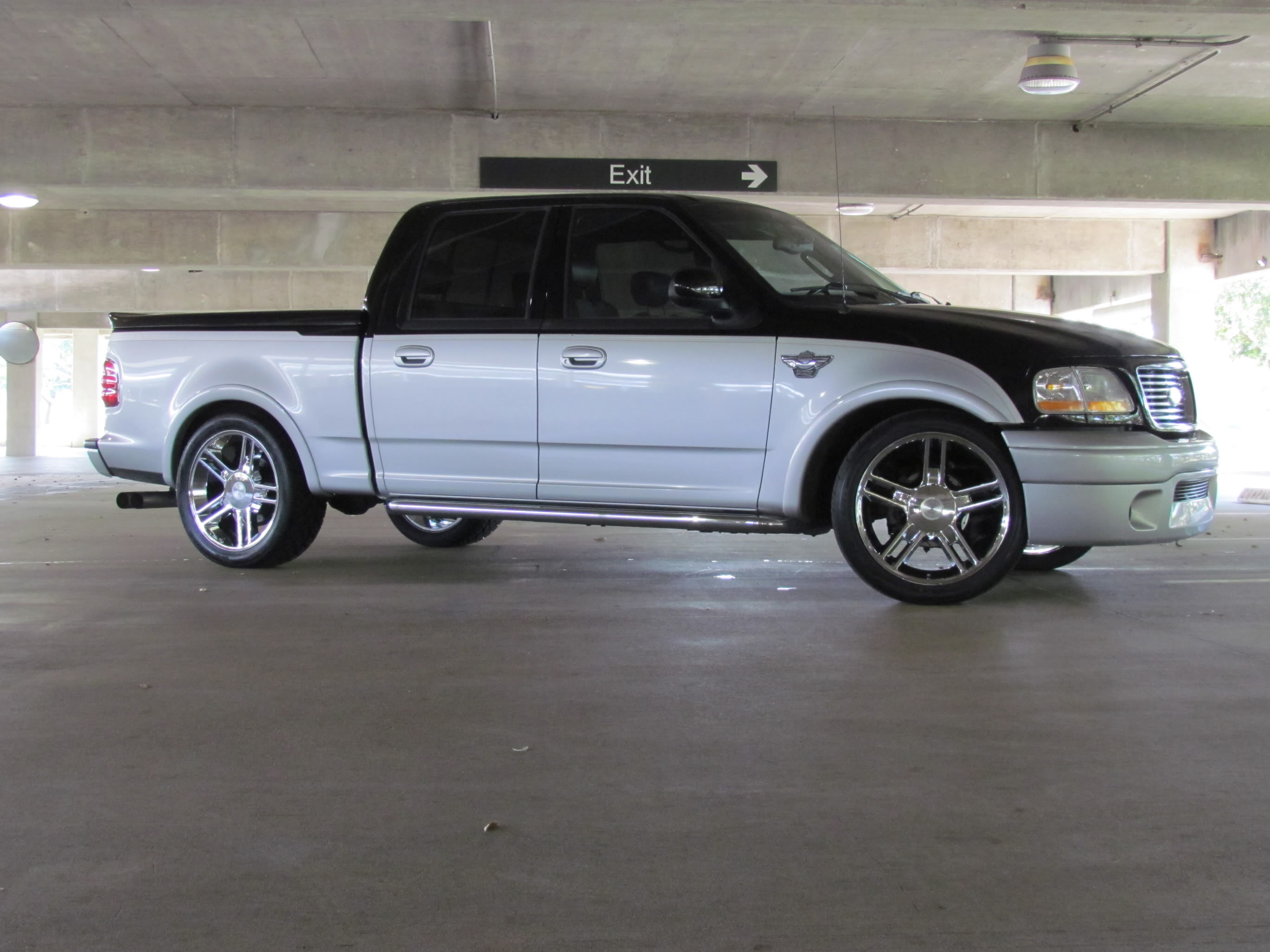photo 3 Ford F-150 custom wheels   22x, ET , tire size 285/40 R22. x ET 305/40 R