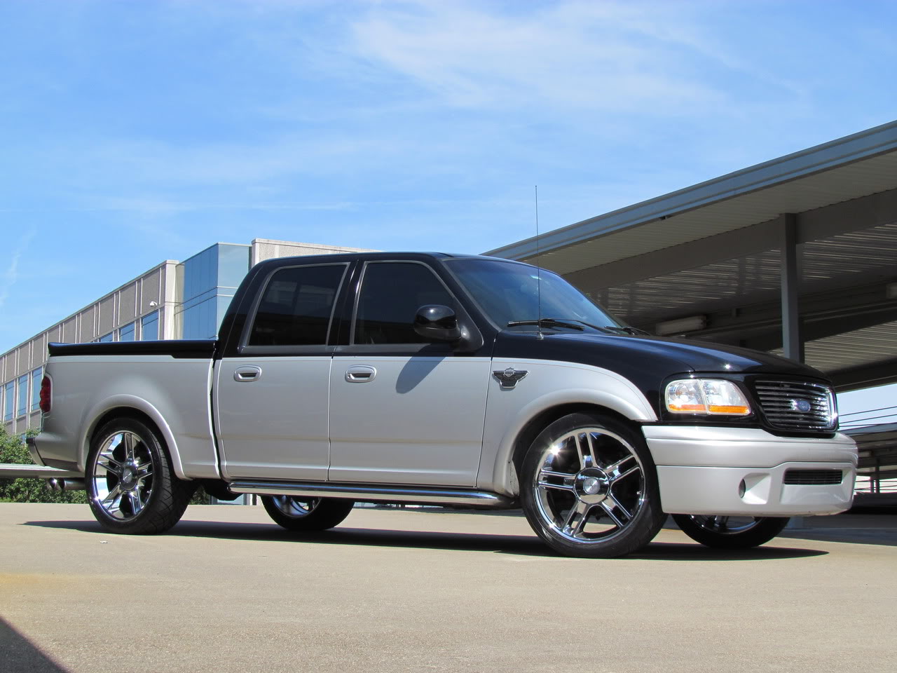 photo 2 Ford F-150 custom wheels   22x, ET , tire size 285/40 R22. x ET 305/40 R