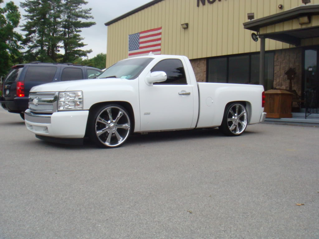 photo 1 Chevrolet Silverado 1500 custom wheels   24x, ET , tire size 275/25 R24. x ET 